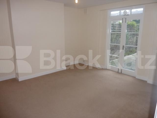 			NEW INSTRUCTION!, 1 Bedroom, 1 bath, 1 reception Flat			 Liverpool Road, HOLLOWAY